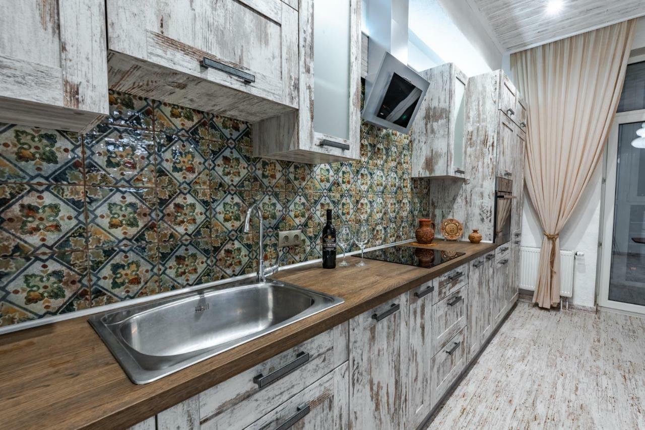 Eco Apartments In French Quarter Киев Екстериор снимка